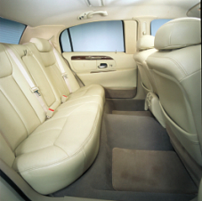 Luxurious, full-size sedan with all the comforts and amenities Lincoln customers expect in a luxury automobile